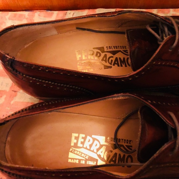 ⭐️Salvatore Ferragamo Wing Tip Laced up Oxford⭐️